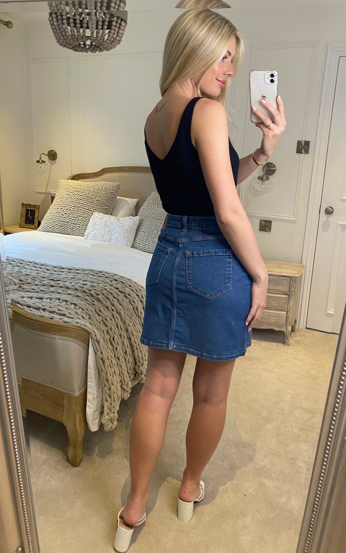 Sleeveless V Neck Vest Top in Black