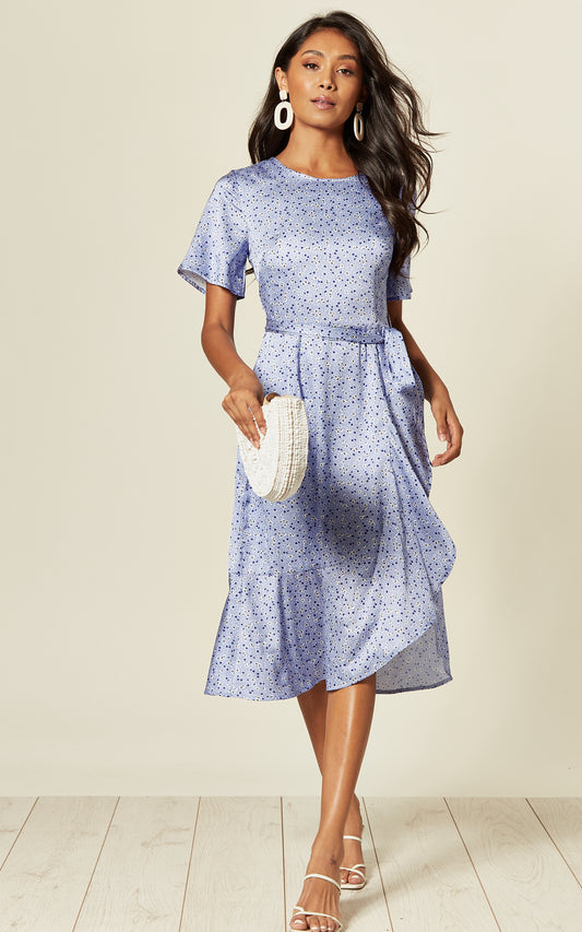 Short sleeve frill midi dress in white/purple floral print