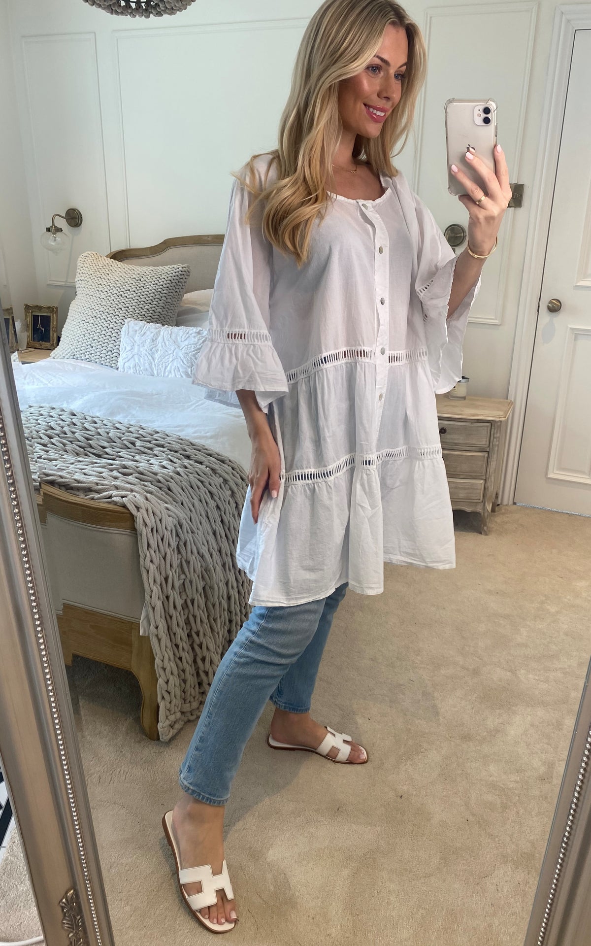 Short Sleeve Round Neck Ruffle Top in White