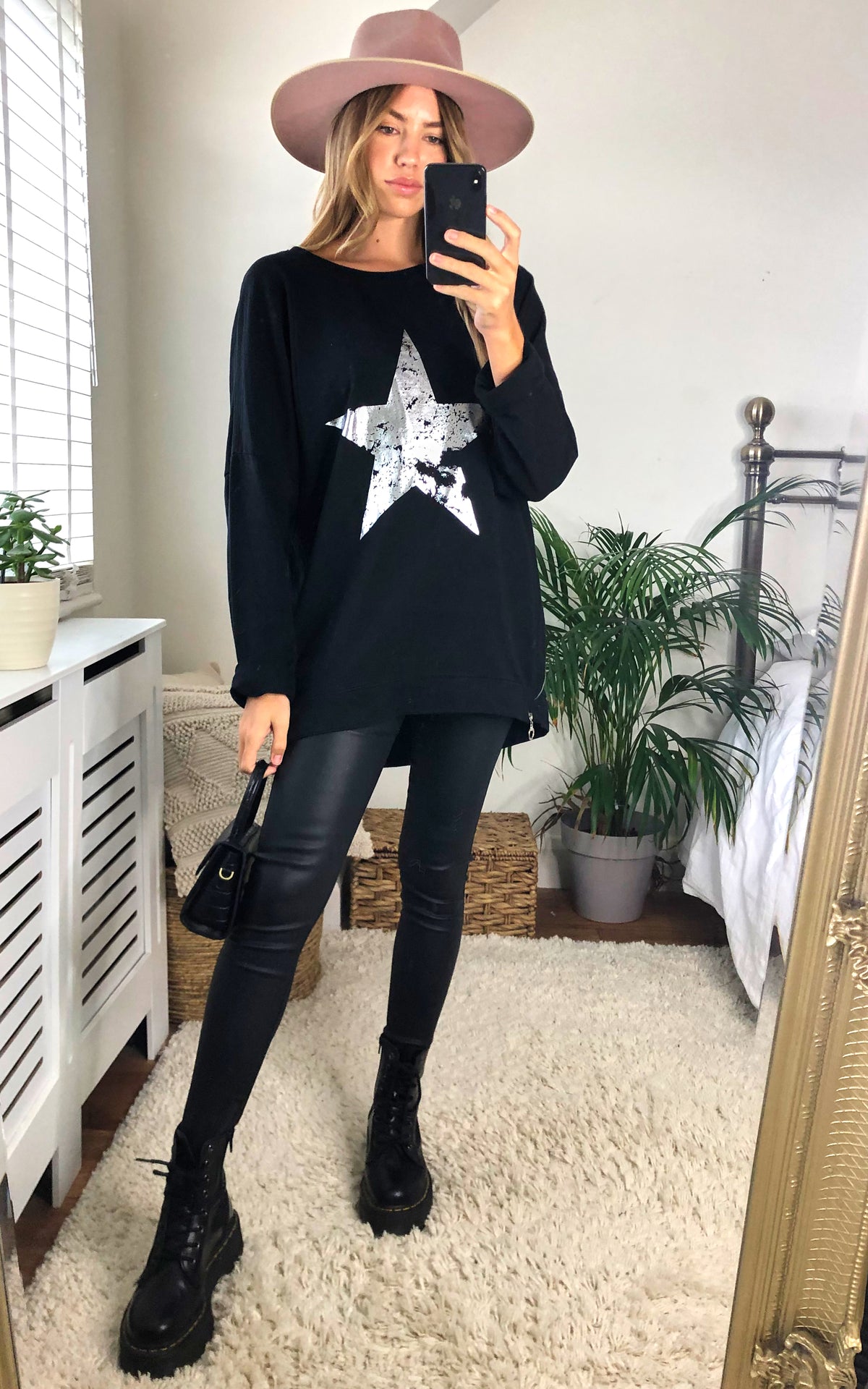 Silver Star Vintage Wash Sweatshirt in Black