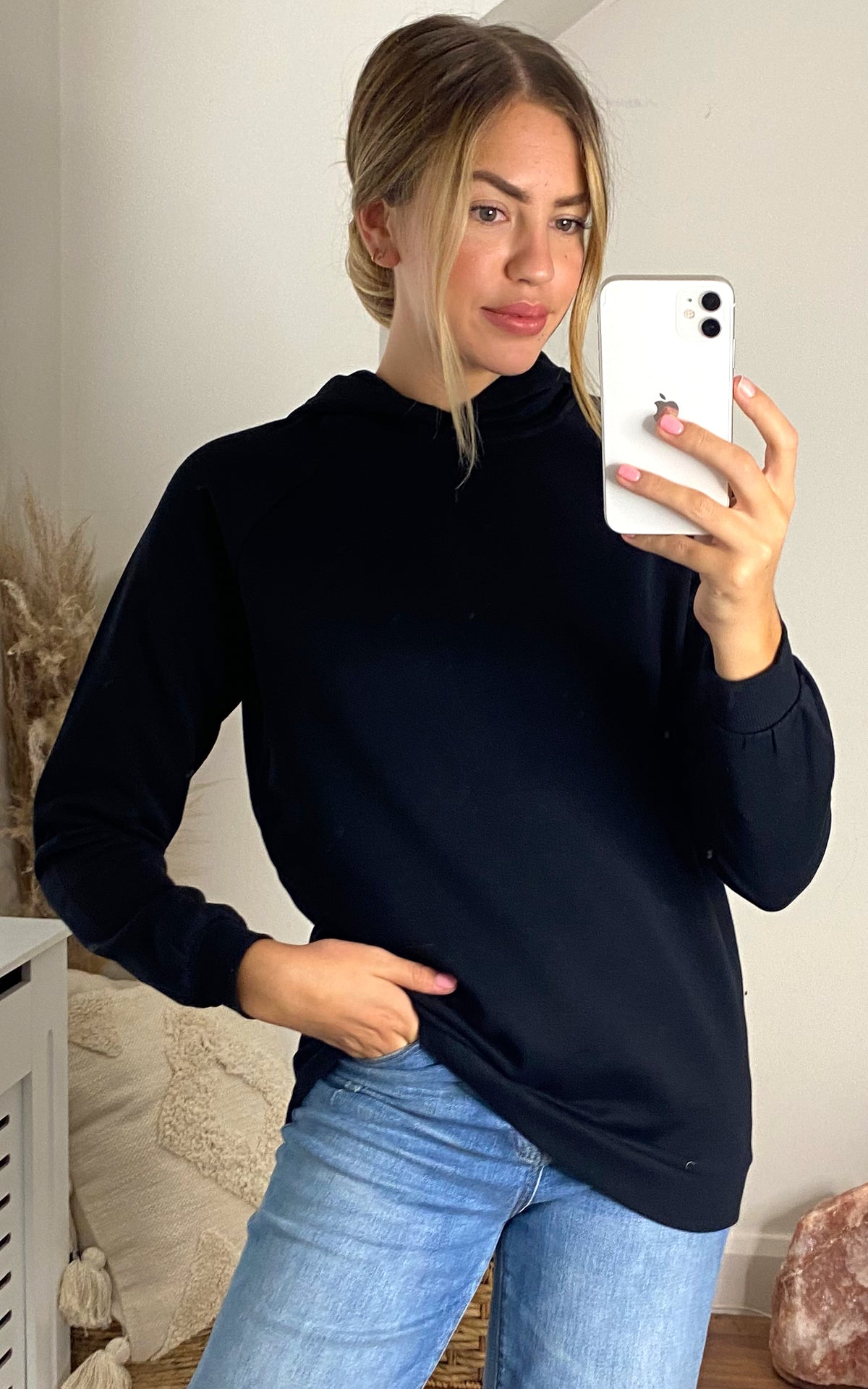 Hooded Sweat in Black