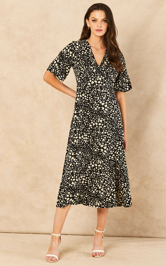 Heart Print Angel Sleeve Midi Dress in Black and White