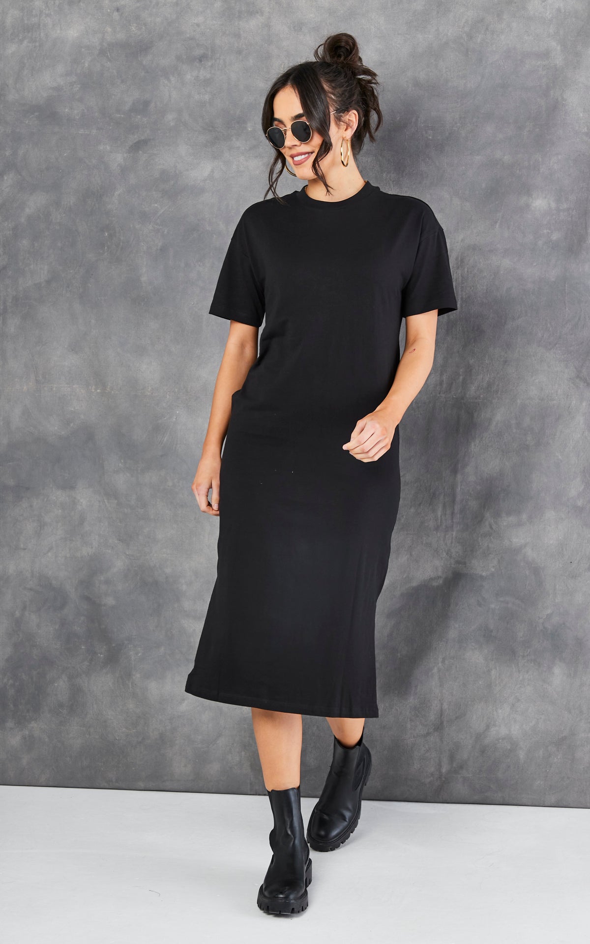 Short Sleeve Oversized Midi T-Shirt Dress in Black