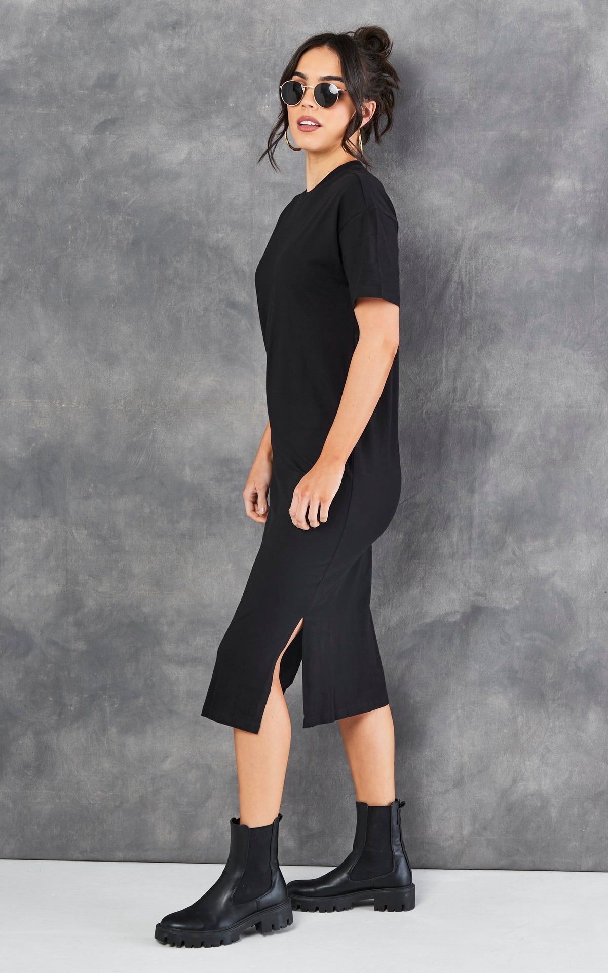 Short Sleeve Oversized Midi T-Shirt Dress in Black