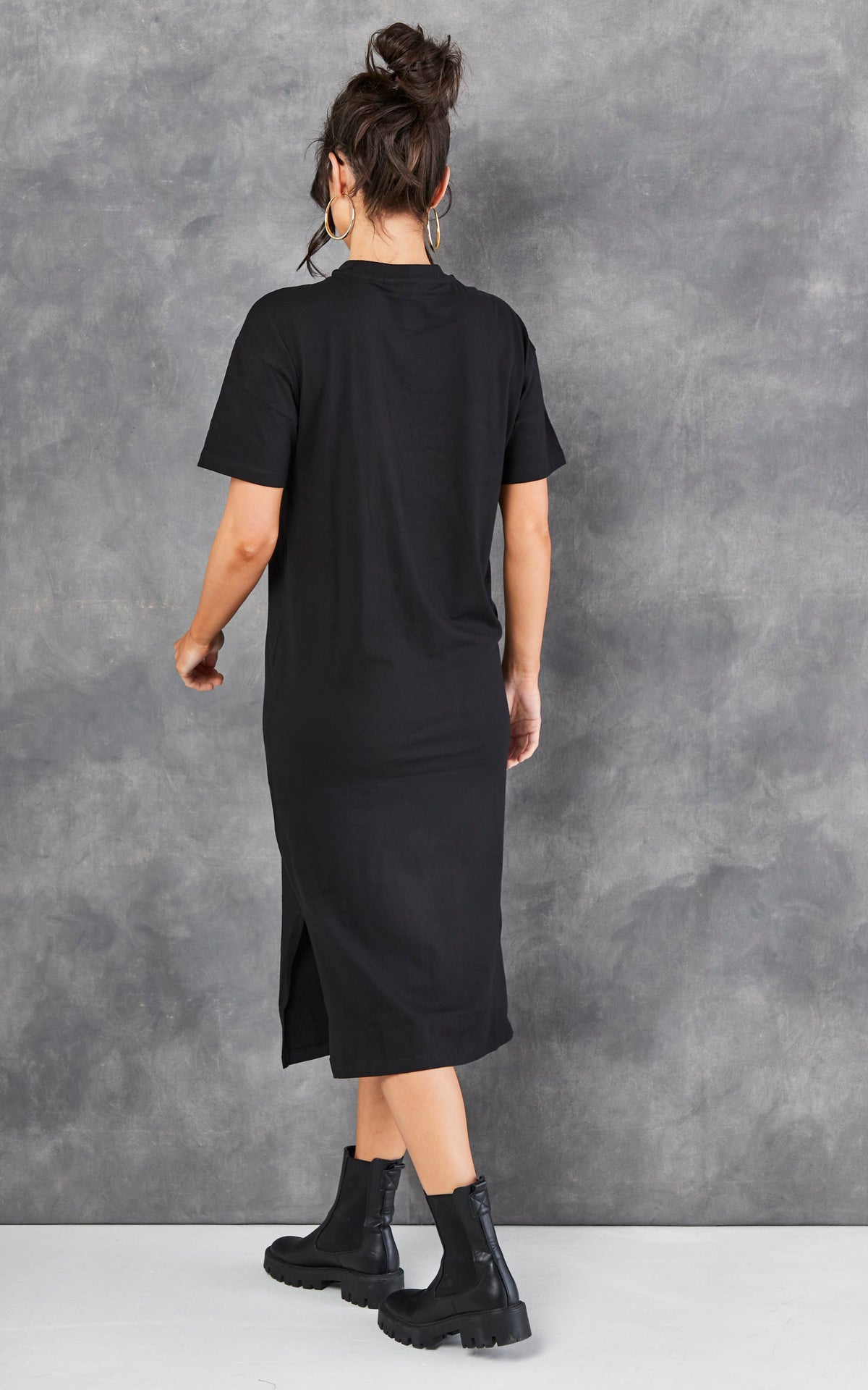 Short Sleeve Oversized Midi T-Shirt Dress in Black