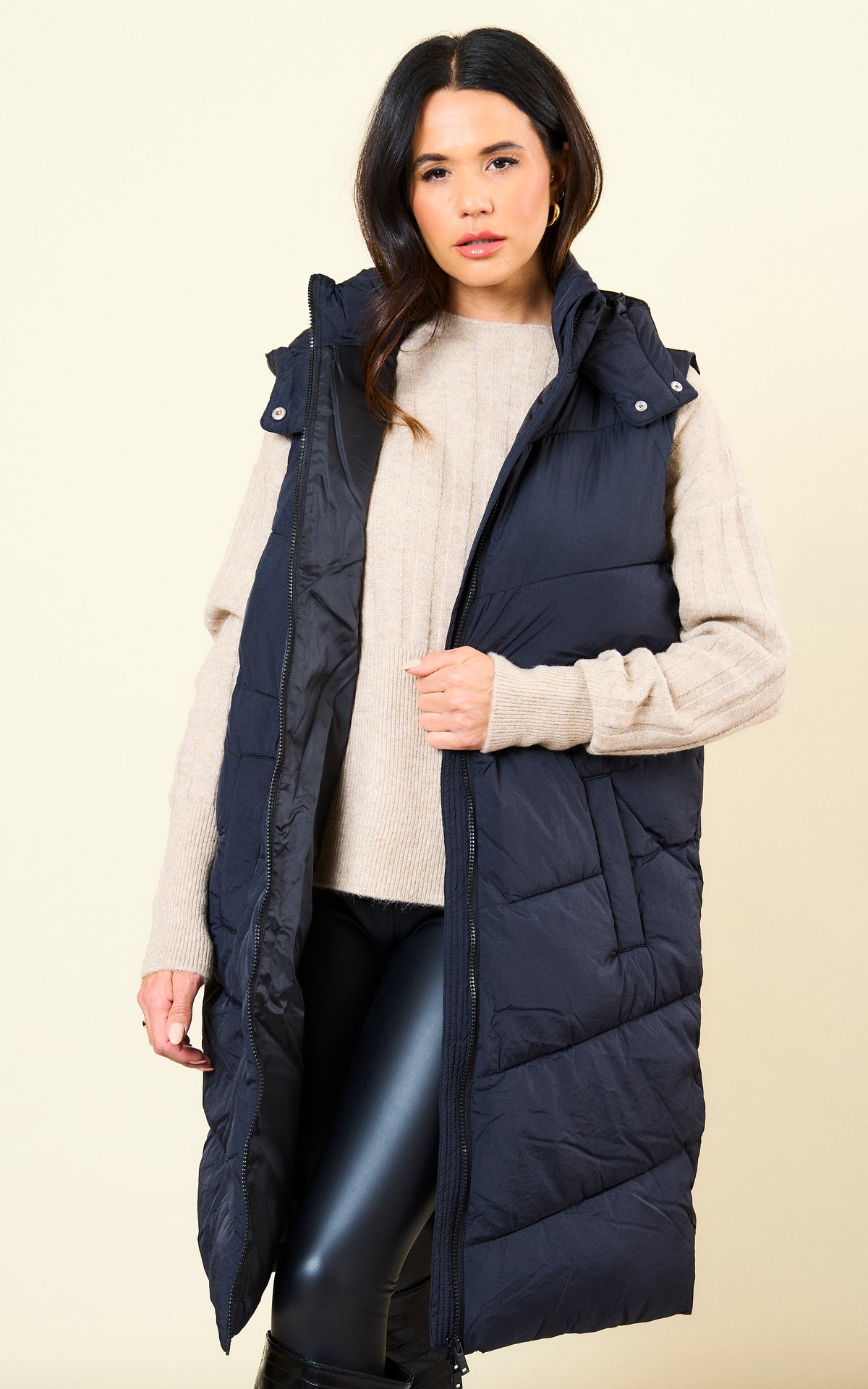 Hooded Puffer Gilet in Black