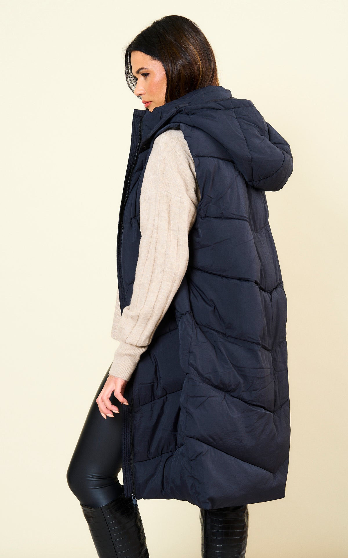 Hooded Puffer Gilet in Black