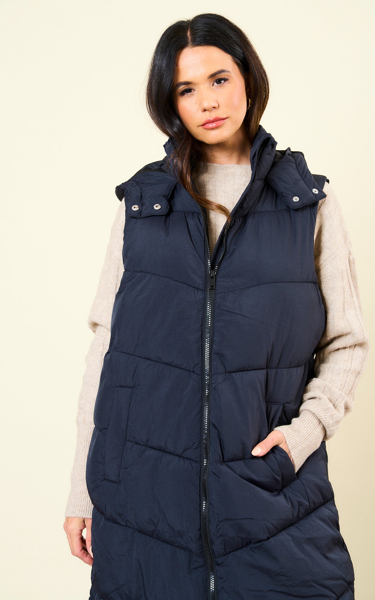Hooded Puffer Gilet in Black