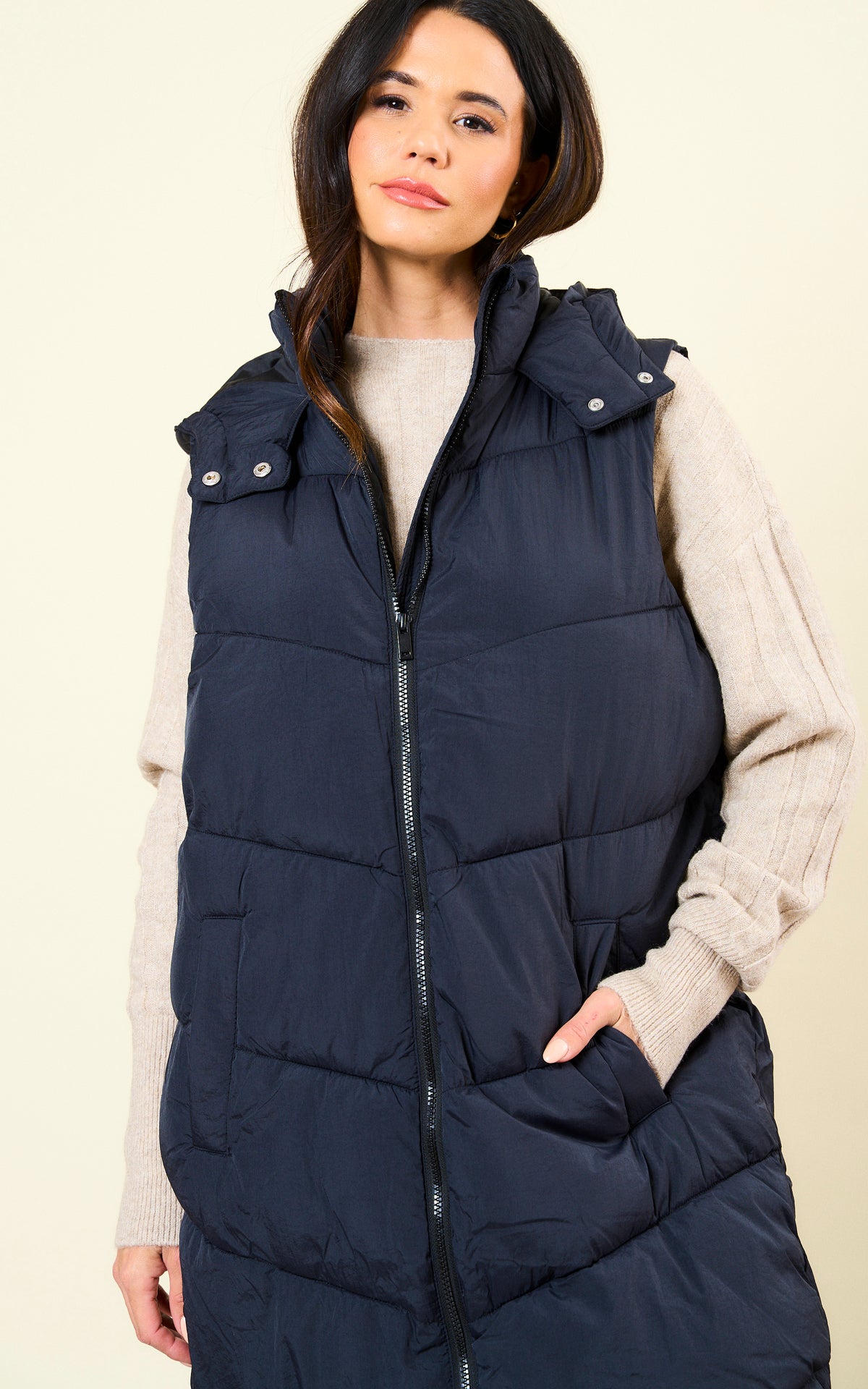 Hooded Puffer Gilet in Black