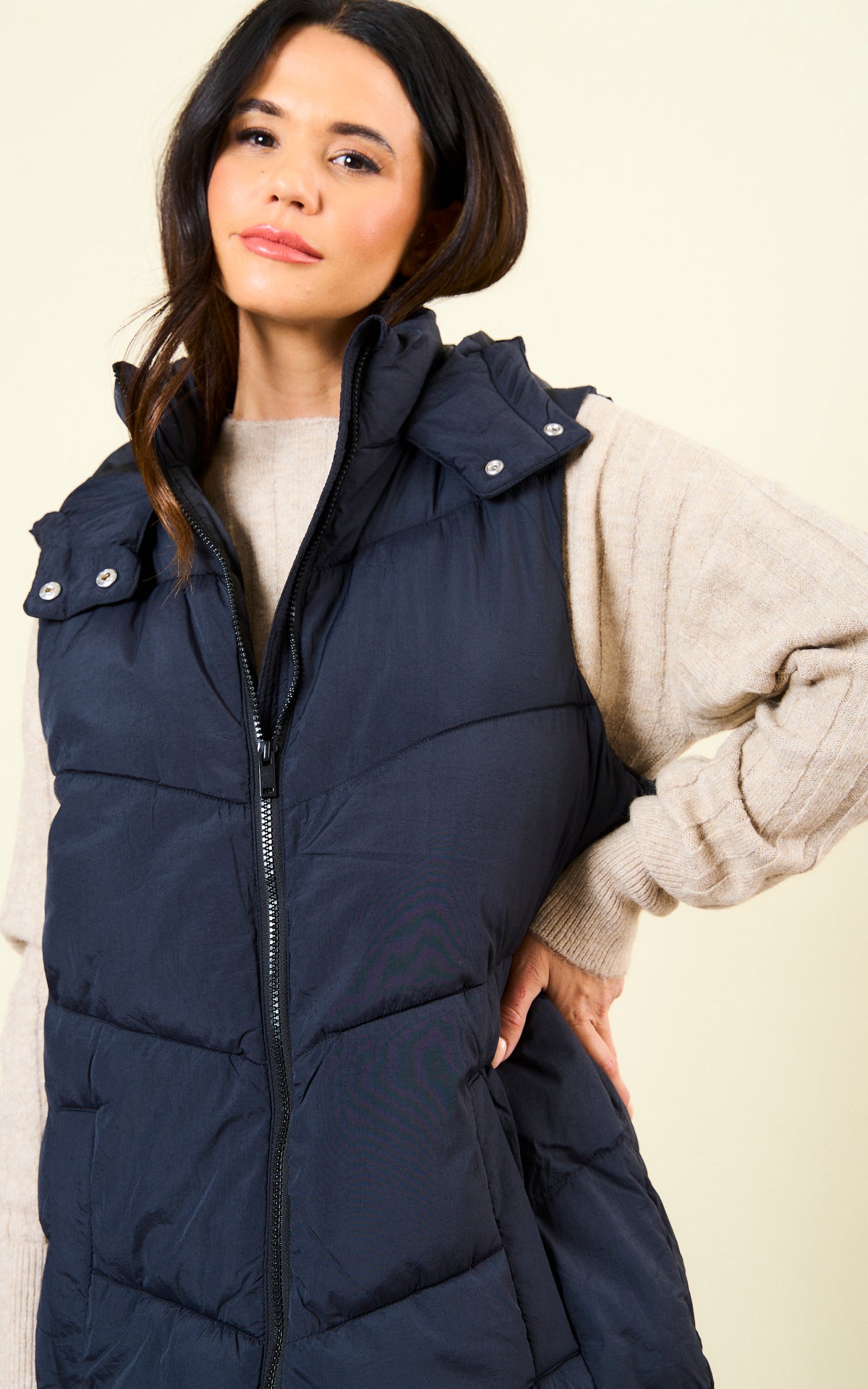 Hooded Puffer Gilet in Black