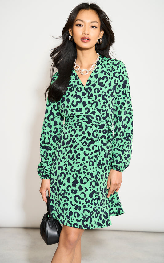 Leopard print long sleeves wrap dress in green