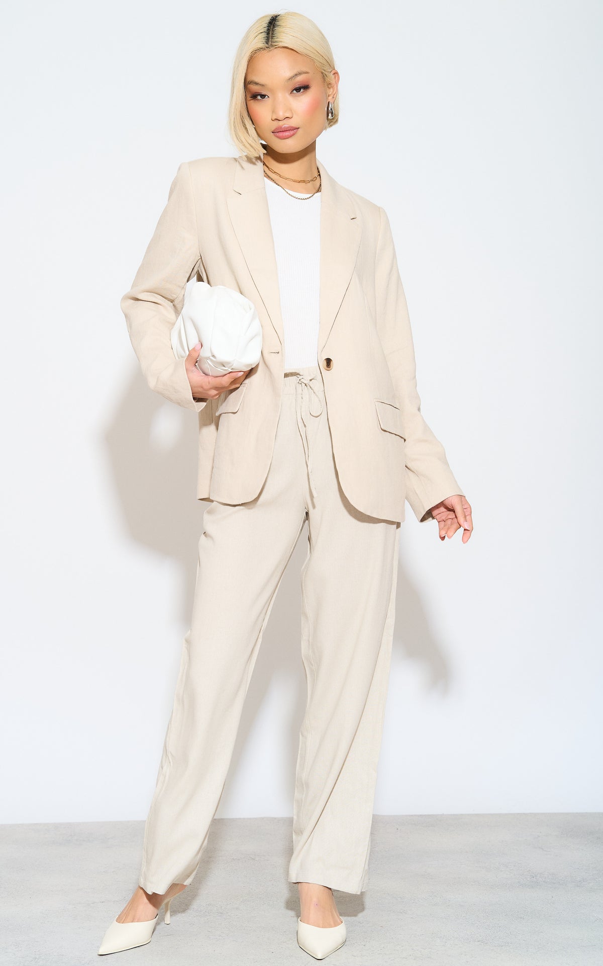 Linen Blazer in Beige