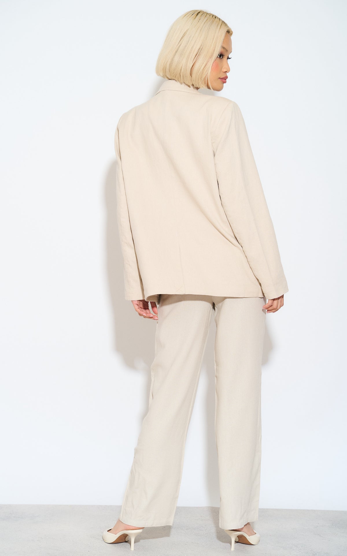 Linen Blazer in Beige