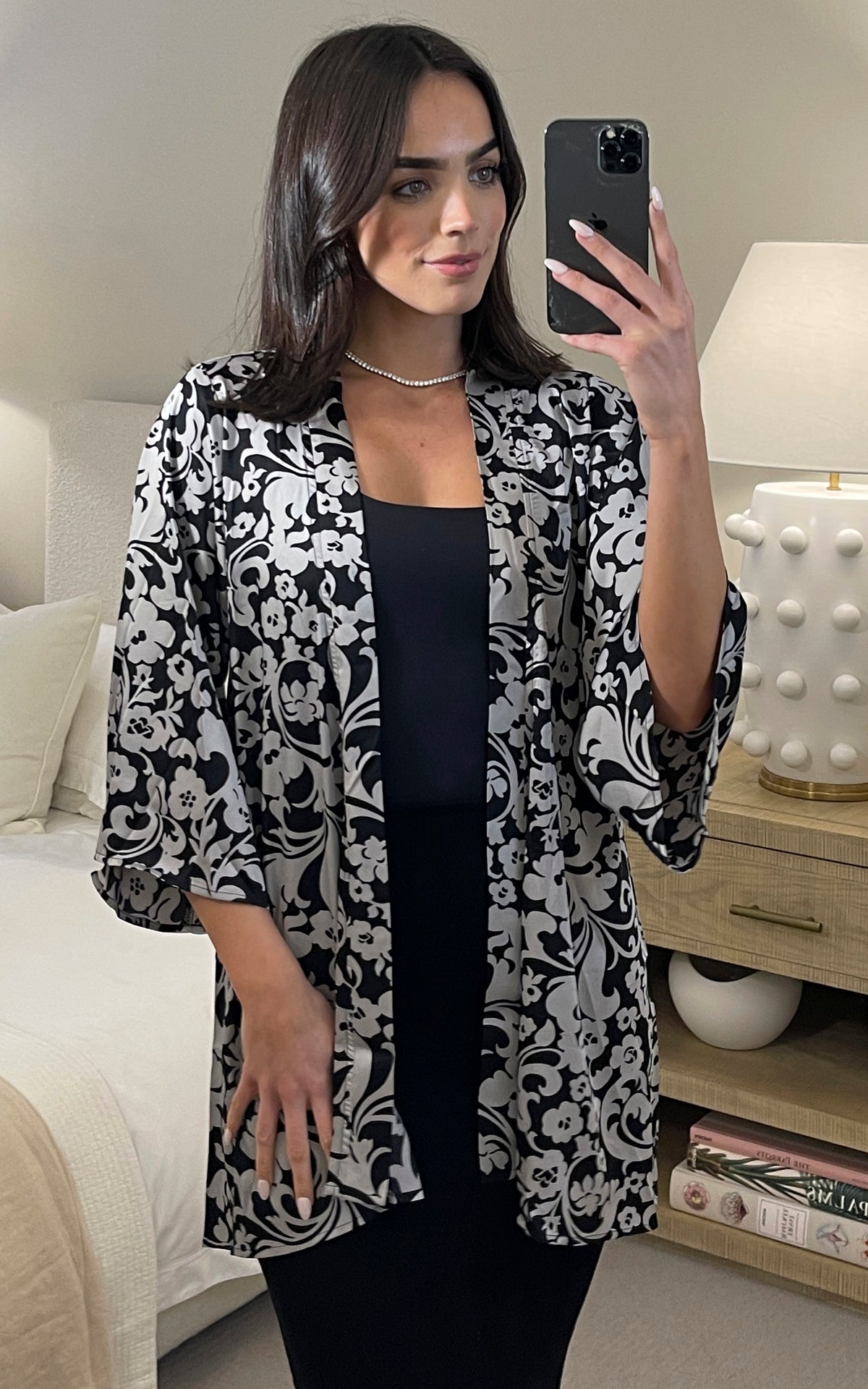 Floral print open front long sleeves kimono in black and grey